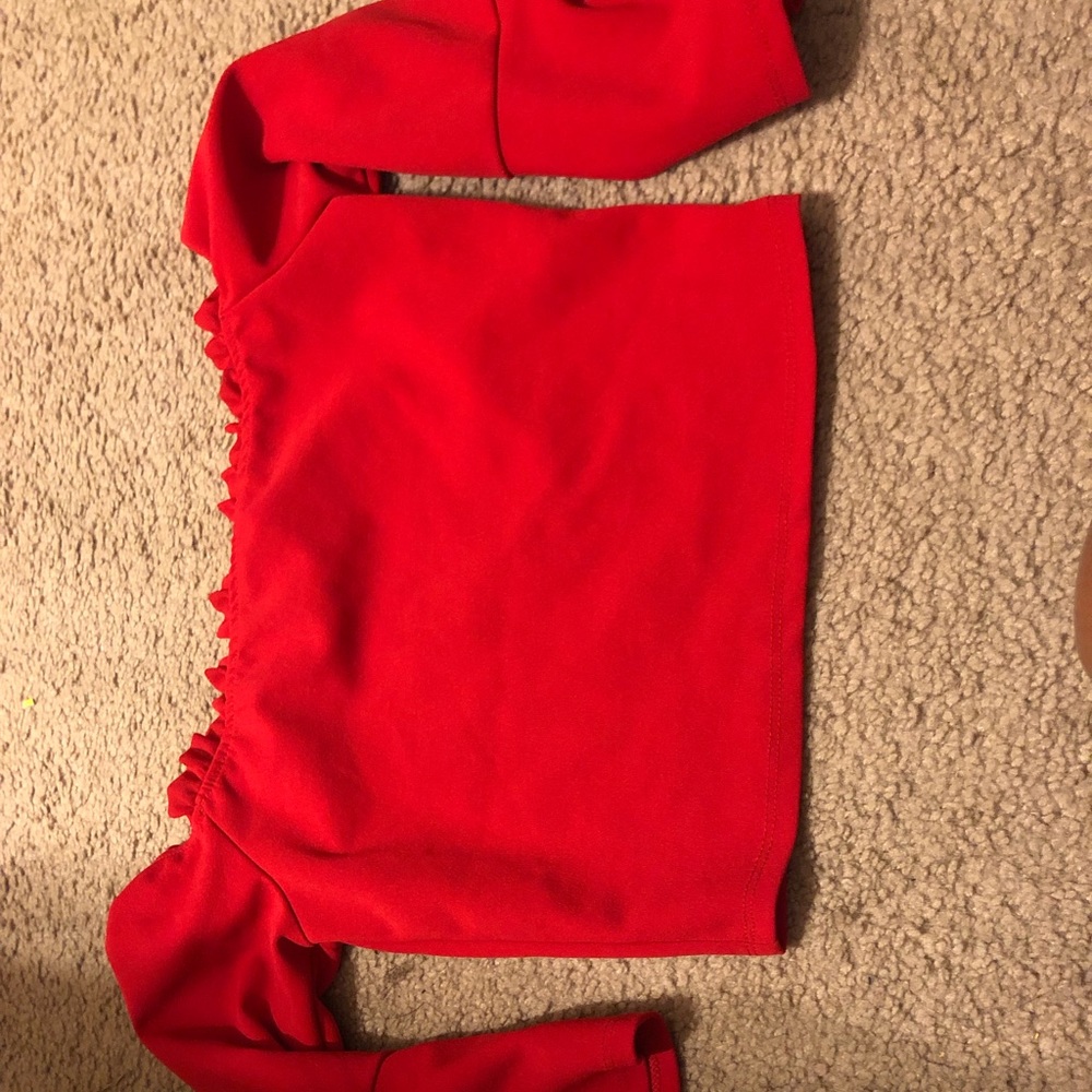 Red crop flare top